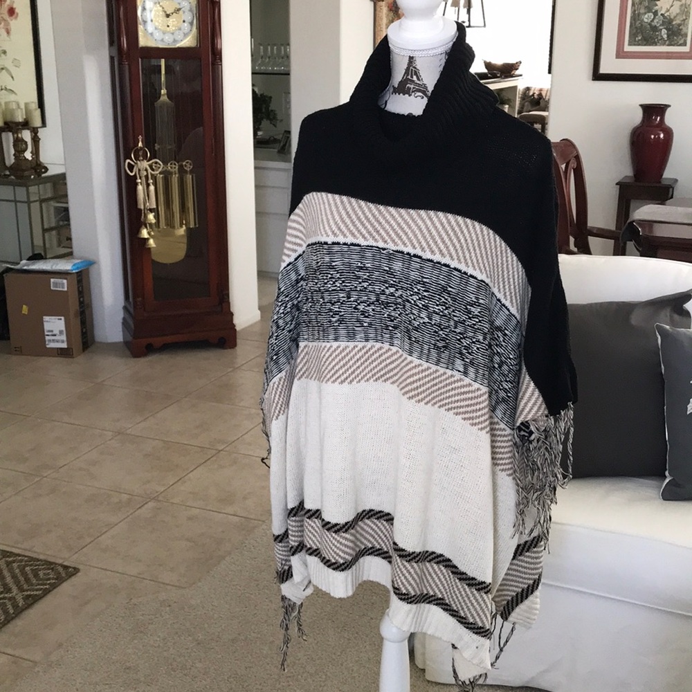 Gorgeous poncho style sweater by Northern Angel NWT